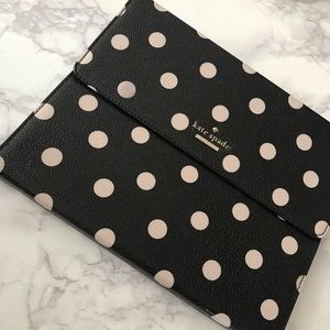Kate Spade IPad holder and keyboard.